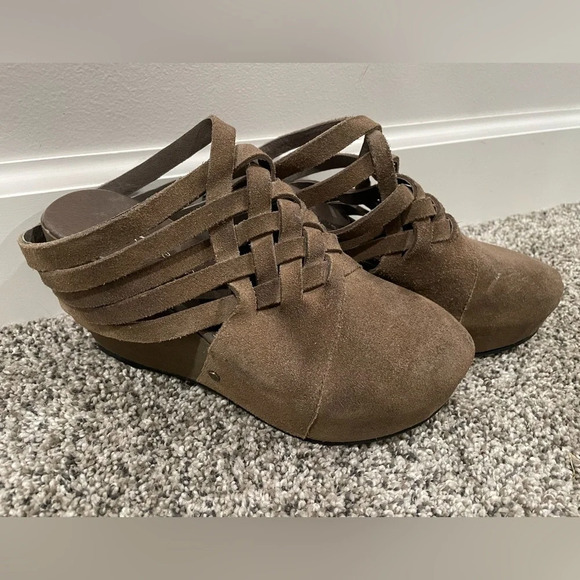Antelope Shoes - Antelope shoes women's wedged heels, size 37 EU or 6.5 US